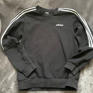 Super cute and comfy everyday adidas crew!